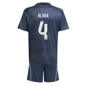 Real Madrid David Alaba #4 Jalkapallovaatteet Lasten Vieraspeliasu 2025-26 Lyhythihainen (+ Lyhyet housut)